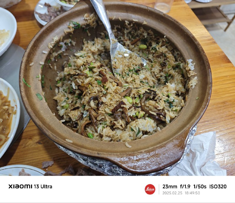136. 【33度·新记港式烧鹅王】虽然特色是烧鹅，也很好吃，但是实际上黄鳝煲仔饭才是最应该点的